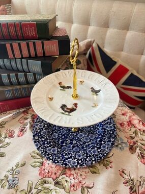 Two-Tier Rooster calico  Pattern Cake Stand with Gold Handle